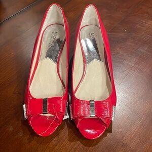 Micheal Kors red shoe